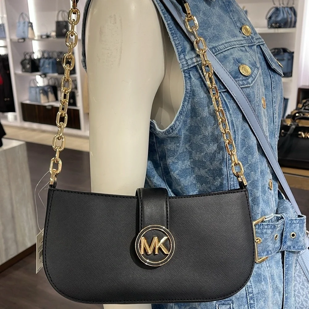 MICHAEL KORS
Carmen Small Shoulder Bag
Black
NWT - Picture 10 of 16